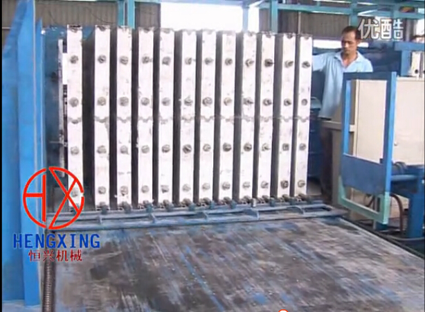 牆(qiáng)闆自動生産(chan)線 全自動輕(qīng)質牆闆機視(shi)頻