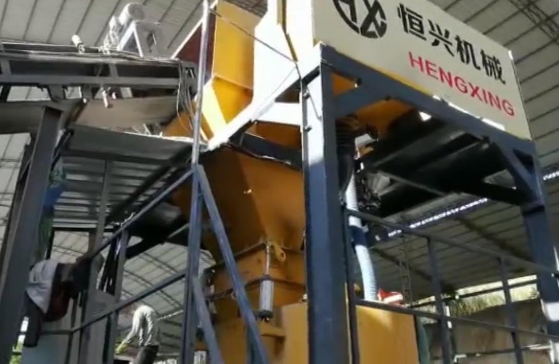 免(miǎn)蒸加氣塊(kuai)設備 免蒸(zheng)加氣磚生(sheng)産線現場(chang)視頻